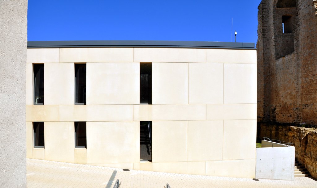 Detailansicht Fensterfront der Seniorenresidenz