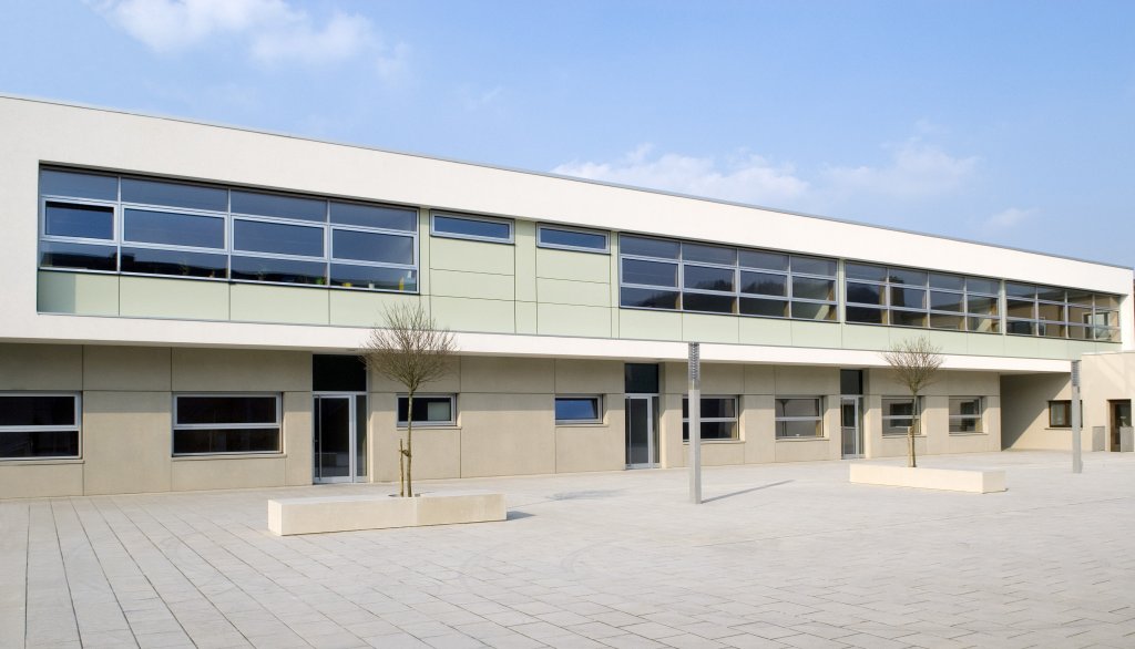 Rückansicht Grundschule Bettendorf