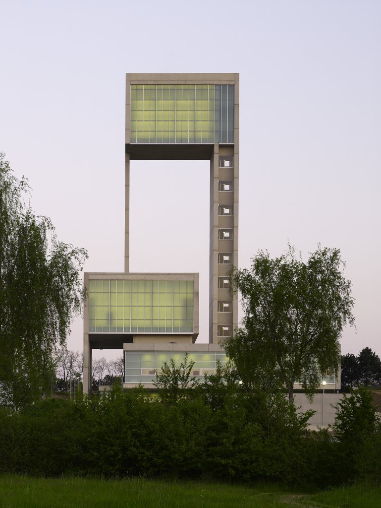 Neubau des Wasserturms in Leudelange in der Totalen